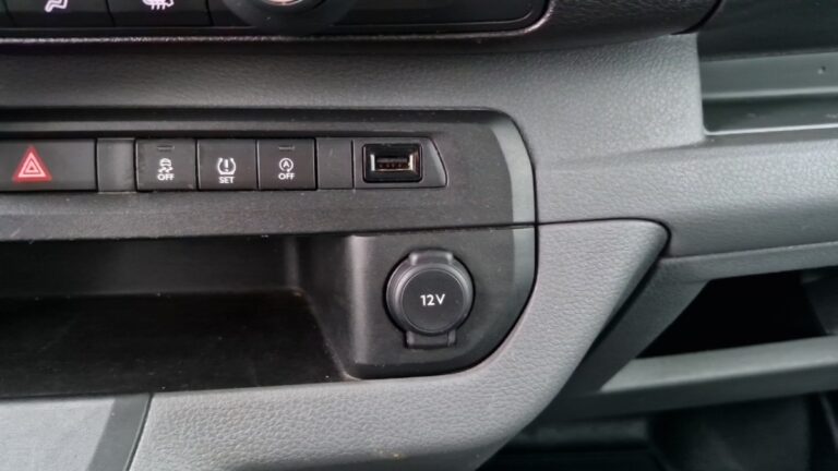 Peugeot Expert FOURGON tole standard 1.5 bluehdi 120 ss bvm6 premium - Image 18 (July 7, 2026)