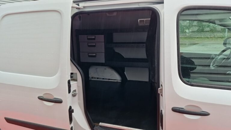 Renault Kangoo Express BLUE DCI 95 EXTRA R-LINK - Image 09 (July 7, 2026)