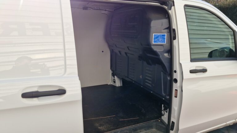 Mercedes Vito FOURGON 114 CDI LONG BVA RWD FIRST - Image 10 (July 7, 2026)