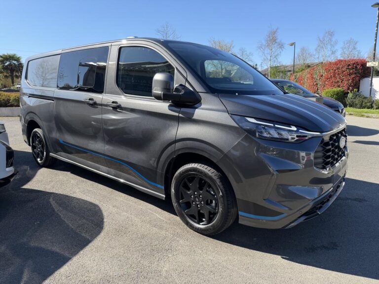 Ford Transit Custom II (2) CABINE APPROFONDIE 320 2.0 ECOBLUE 170 BVA8 SPORT - Image 03 (July 7, 2026)