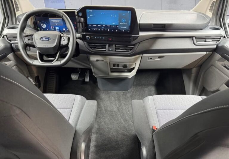 Ford Transit Custom II (2) CABINE APPROFONDIE 320 L2 2.0 ECOBLUE 170 BVA8 LIMITED - Image 11 (July 7, 2026)