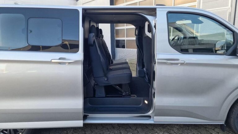 Ford Transit Custom II (2) CABINE APPROFONDIE 320 L2 2.0 ECOBLUE 170 BVA8 LIMITED - Image 03 (July 7, 2026)
