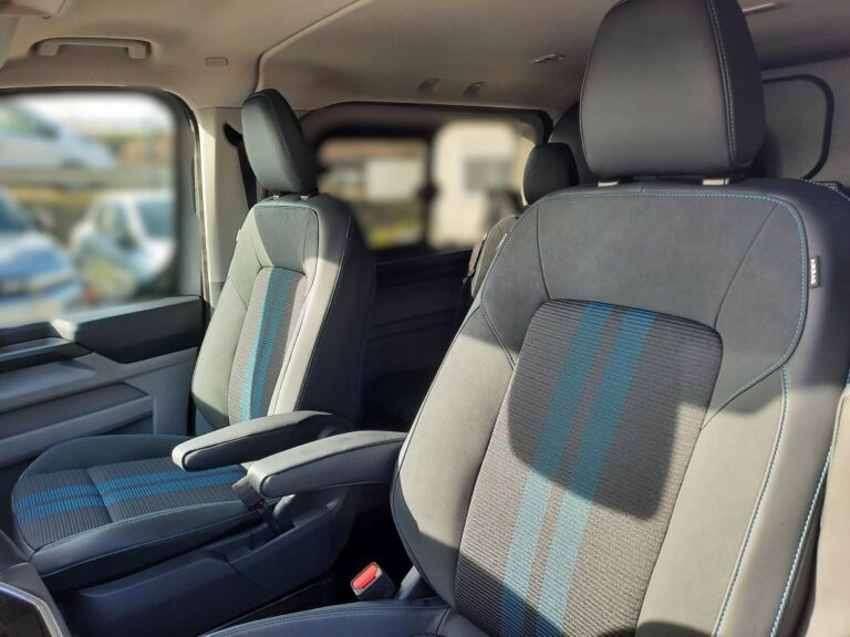 Ford Transit Custom II (2) CABINE APPROFONDIE 320 2.0 ECOBLUE 170 BVA8 SPORT - Image 05 (July 7, 2026)