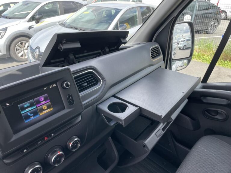 Renault Master III TRAC F3300 DCI 135 GRAND CONFORT - Image 10 (July 7, 2026)