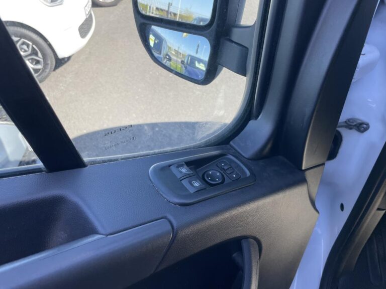Renault Master III TRAC F3300 DCI 135 GRAND CONFORT - Image 14 (July 7, 2026)