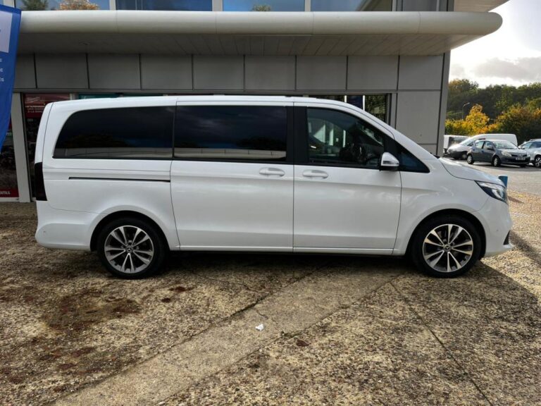 Mercedes Classe V 300 CDI 239 CH 8 PLACES GARANTIE 6 MOIS / REPRISE POSSIBLE - Image 04 (July 7, 2026)