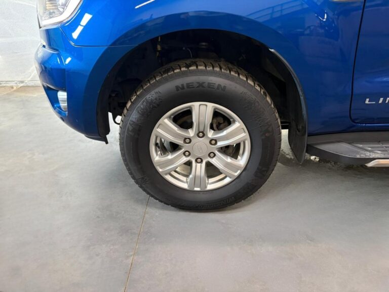 Ford Ranger SUPER CABINE 2.0 ECOBLUE 213 BV10 LIMITED - Image 13 (July 7, 2026)