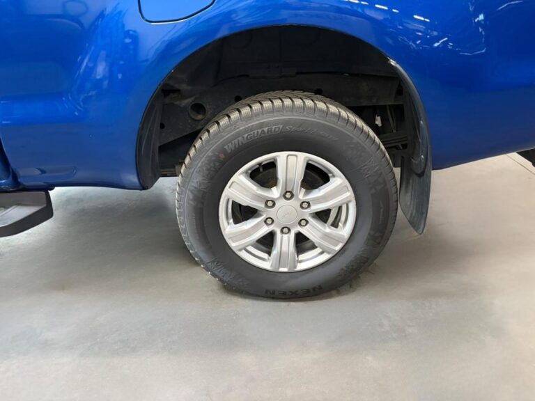 Ford Ranger SUPER CABINE 2.0 ECOBLUE 213 BV10 LIMITED - Image 14 (July 7, 2026)