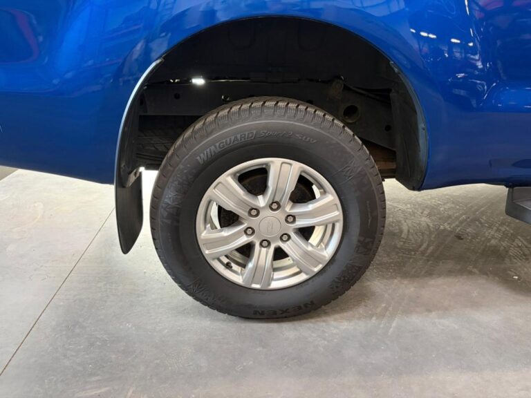 Ford Ranger SUPER CABINE 2.0 ECOBLUE 213 BV10 LIMITED - Image 07 (July 7, 2026)