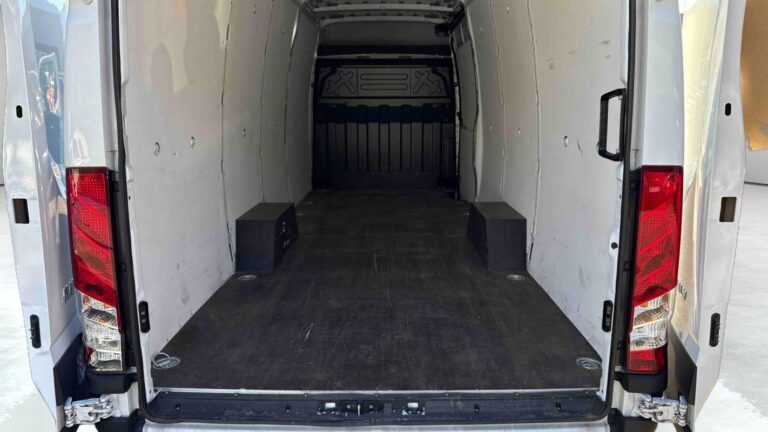 Iveco Daily CHASSIS CABINE FOURGON 35 S 16S P EMP 4100 MATIC - Image 12 (July 7, 2026)