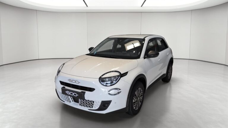 Fiat 600 SOCIETE 1.2 HYBRID 100 CH DCT6 - Image 01 (July 7, 2026)