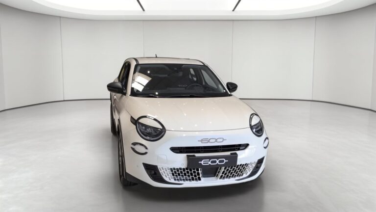 Fiat 600 SOCIETE 1.2 HYBRID 100 CH DCT6 - Image 08 (July 7, 2026)