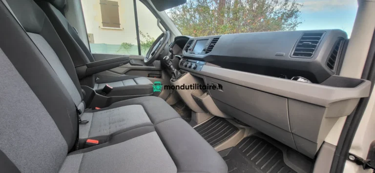 Volkswagen Crafter 35 L3H3 2.0 TDI 177 BUSINESS LINE 4MOTION Business L3H3 - Image 01 (August 12, 2026)