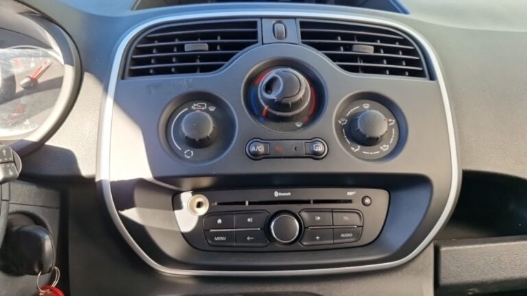 Renault Kangoo Express BLUE DCI 80 EXTRA R-LINK - Image 13 (August 1, 2026)