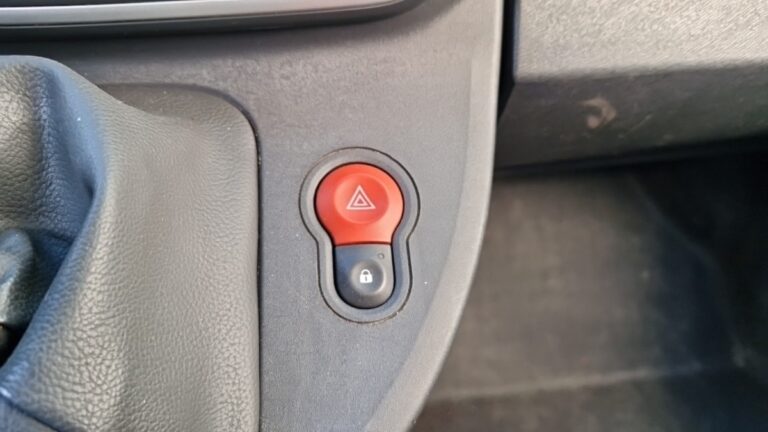 Renault Kangoo Express BLUE DCI 80 EXTRA R-LINK - Image 14 (August 1, 2026)