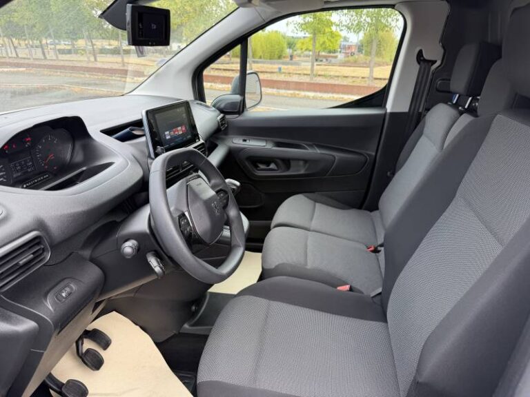 Peugeot Partner FGN FOURGON LONG 950 KG BLUEHDI 130 S&S BVM6 GRIP - Image 07 (August 1, 2026)