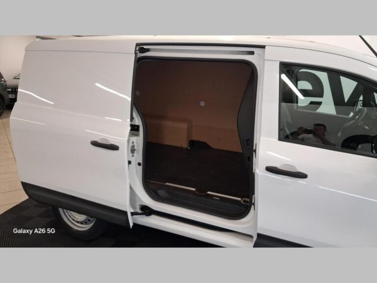 Renault Kangoo Van L2 BLUE DCI 115 GRAND CONFORT – 22 - Image 18 (August 1, 2026)