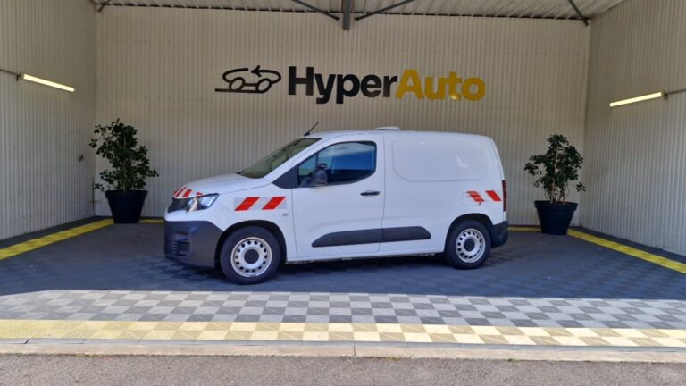Peugeot Partner FOURGON STANDARD 650 KG BLUEHDI 130 SS BVM6 ASPHALT - Image 17 (August 5, 2026)