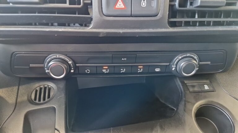 Peugeot Partner FOURGON STANDARD 650 KG BLUEHDI 130 SS BVM6 ASPHALT - Image 29 (August 5, 2026)