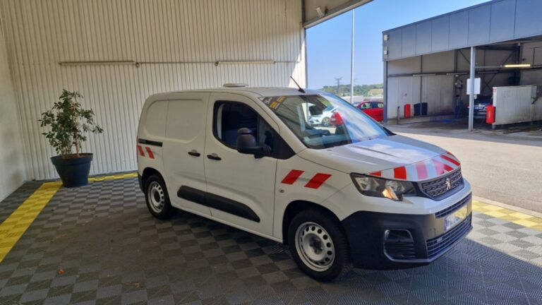 Peugeot Partner FOURGON STANDARD 650 KG BLUEHDI 130 SS BVM6 ASPHALT - Image 19 (August 5, 2026)