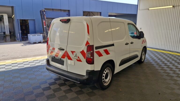 Peugeot Partner FOURGON STANDARD 650 KG BLUEHDI 130 SS BVM6 ASPHALT - Image 20 (August 5, 2026)