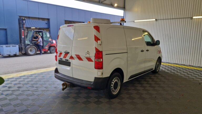 Citroën Jumpy FOURGON m bluehdi 120 ss bvm6 club - Image 04 (August 4, 2026)