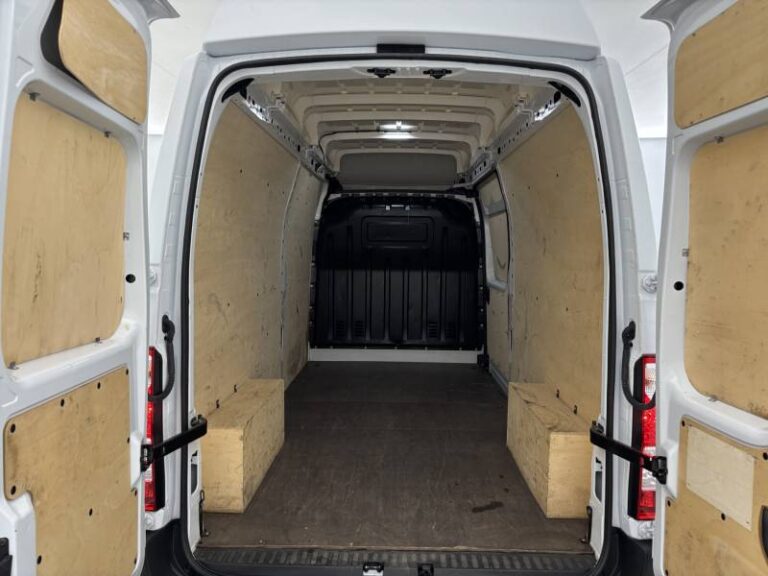 Renault Master FOURGON FGN TRAC F3500 BLUE DCI 135 CONFORT - Image 18 (August 5, 2026)