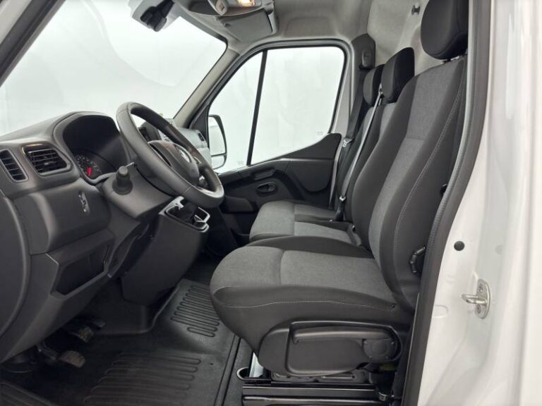 Renault Master FOURGON FGN TRAC F3500 BLUE DCI 135 CONFORT - Image 09 (August 5, 2026)