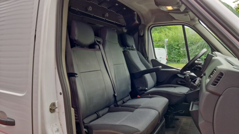 Renault Master FOURGON trac f3500 energy dci 180 grand confort - Image 07 (August 6, 2026)