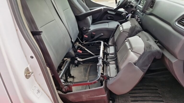 Renault Master FOURGON trac f3500 energy dci 180 grand confort - Image 09 (August 6, 2026)