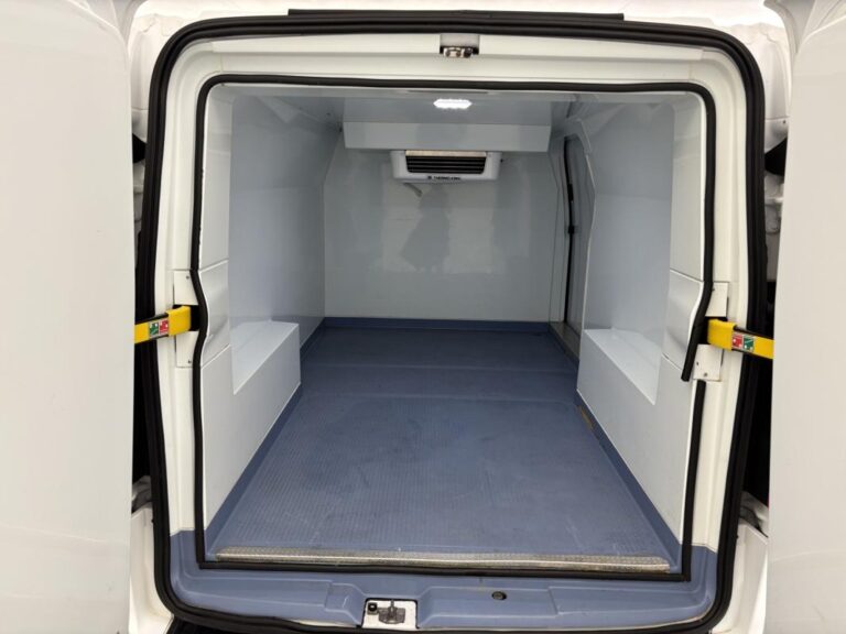 Ford Transit Custom Fourgon Fg VUL FRIGO 300 2.0 EcoBlue 130 Trend Business BVA6 - Image 18 (August 6, 2026)