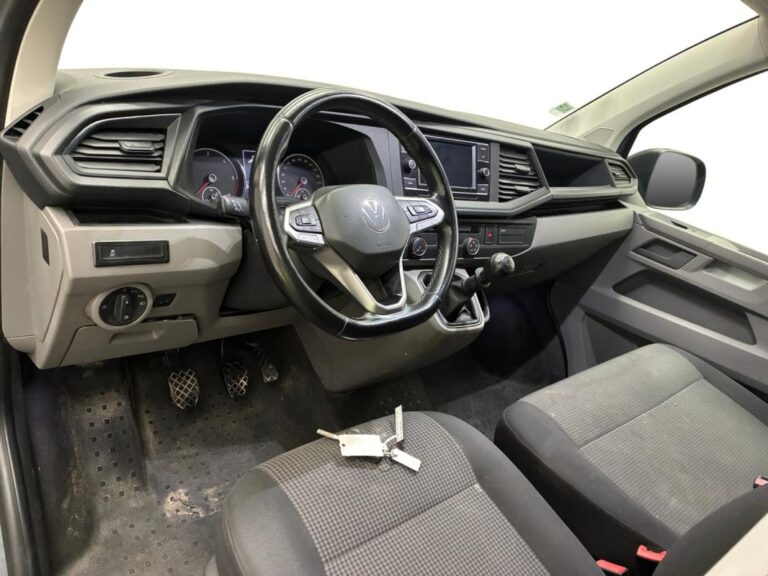 Volkswagen Transporter 6.1 VAN 2.0 TDI 150 BVM6 BUSINESS - Image 11 (August 6, 2026)