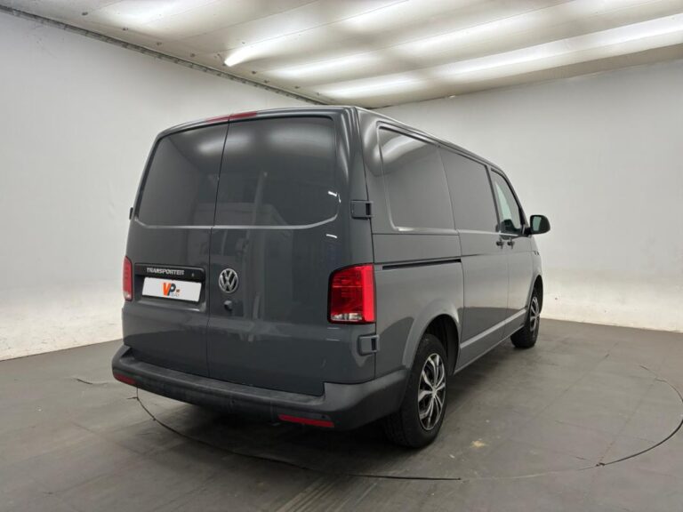 Volkswagen Transporter 6.1 VAN 2.0 TDI 150 BVM6 BUSINESS - Image 13 (August 6, 2026)