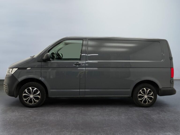 Volkswagen Transporter 6.1 VAN 2.0 TDI 150 BVM6 BUSINESS - Image 02 (August 6, 2026)