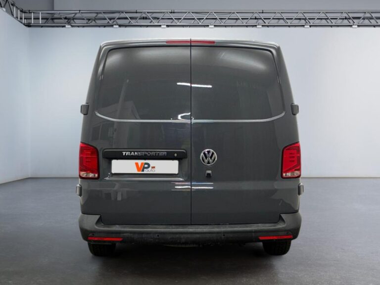 Volkswagen Transporter 6.1 VAN 2.0 TDI 150 BVM6 BUSINESS - Image 04 (August 6, 2026)