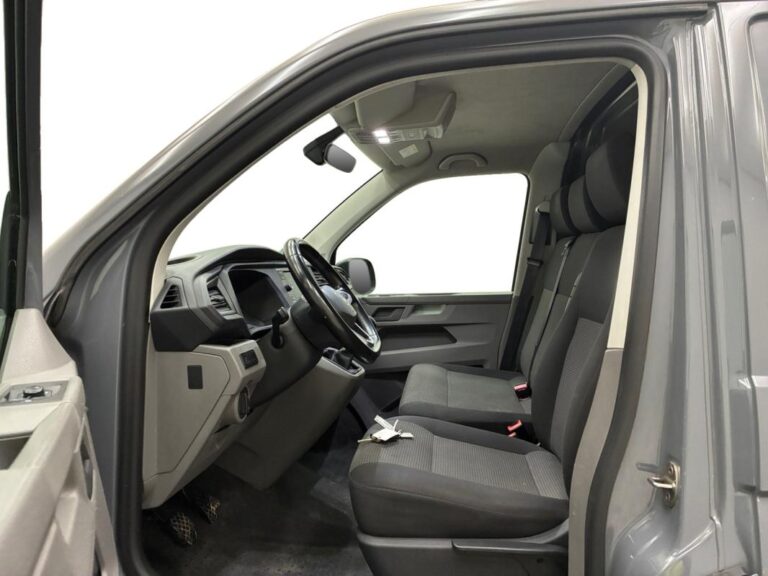 Volkswagen Transporter 6.1 VAN 2.0 TDI 150 BVM6 BUSINESS - Image 09 (August 6, 2026)