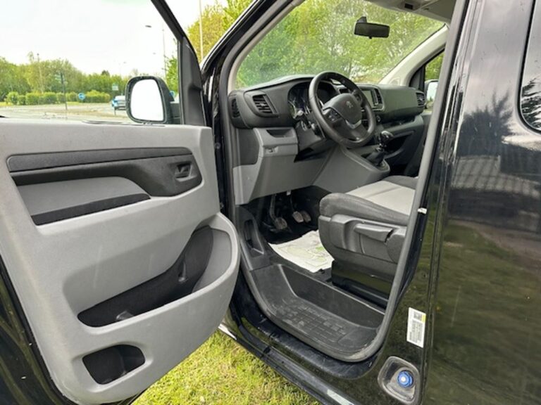 Peugeot Expert 1.5HDI 120CV COMBI - Image 07 (August 6, 2026)