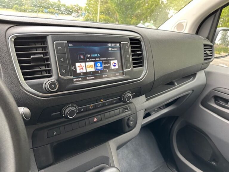 Peugeot Expert 1.5HDI 120CV COMBI - Image 09 (August 6, 2026)