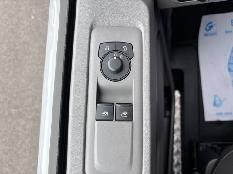 Volkswagen Transporter T7 2.0 TDI 150ch Business 29 990€ HT - Image 17 (August 6, 2026)