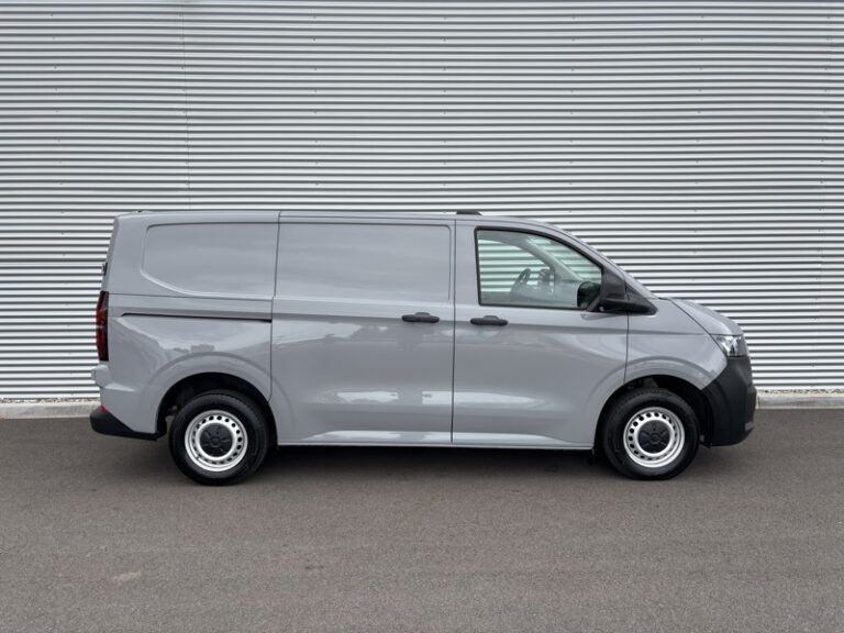 Volkswagen Transporter T7 2.0 TDI 150ch Business 29 990€ HT - Image 08 (August 6, 2026)