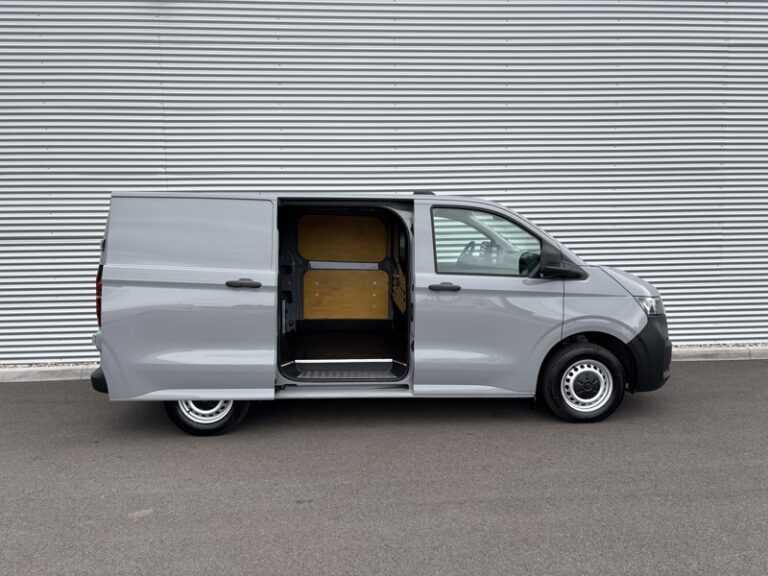 Volkswagen Transporter T7 2.0 TDI 150ch Business 29 990€ HT - Image 09 (August 6, 2026)
