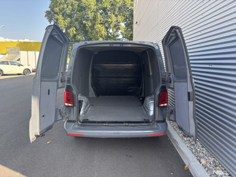 Volkswagen Transporter T6.1 2.0L 150 ch DGS7 Business plus 28 325€ HT - Image 06 (August 6, 2026)