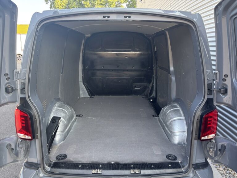 Volkswagen Transporter T6.1 2.0L 150 ch DGS7 Business plus 28 325€ HT - Image 07 (August 6, 2026)