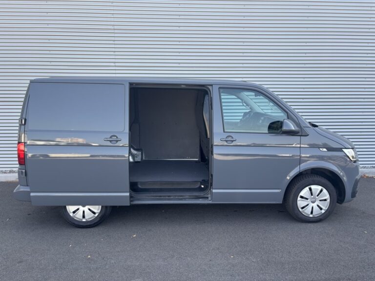 Volkswagen Transporter T6.1 2.0L 150 ch DGS7 Business plus 28 325€ HT - Image 09 (August 6, 2026)