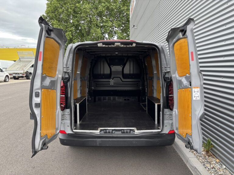 Volkswagen Transporter T7 2.0 TDI 150ch Business 29 990€ HT - Image 06 (August 6, 2026)