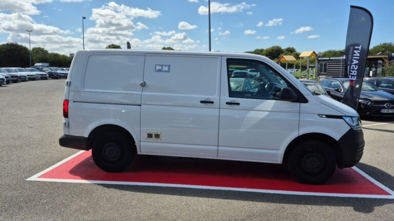 Volkswagen Transporter 6.1 VAN 2.0 TDI 110 BVM5 BUSINESS - Image 04 (August 7, 2026)