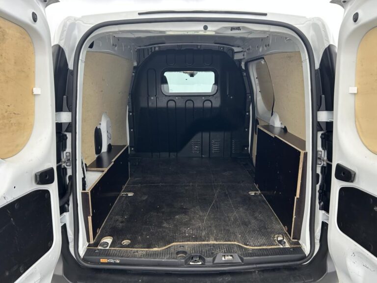 Renault Express Van BLUE DCI 75 22 CONFORT 5p - Image 18 (August 7, 2026)