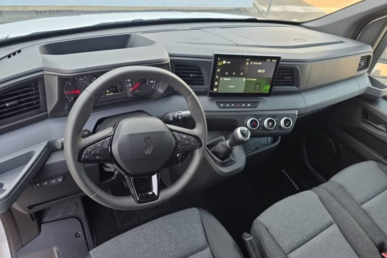Renault Master Fourgon BLUE DCI 130 3T5 TR EXTRA - Image 15 (August 7, 2026)