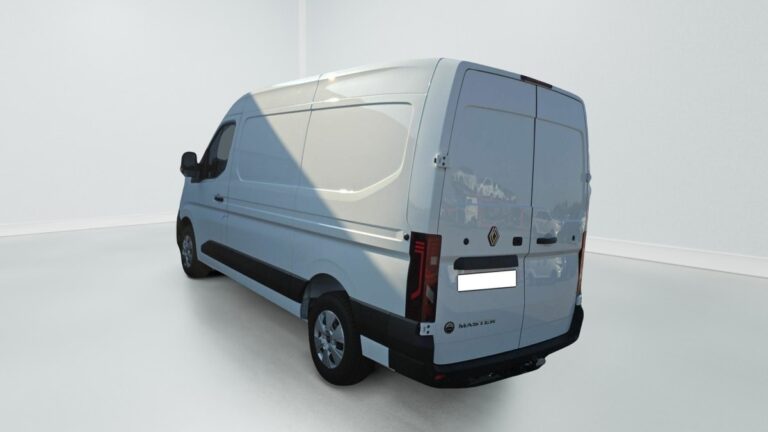 Renault Master Fourgon BLUE DCI 130 3T5 TR EXTRA - Image 05 (August 7, 2026)