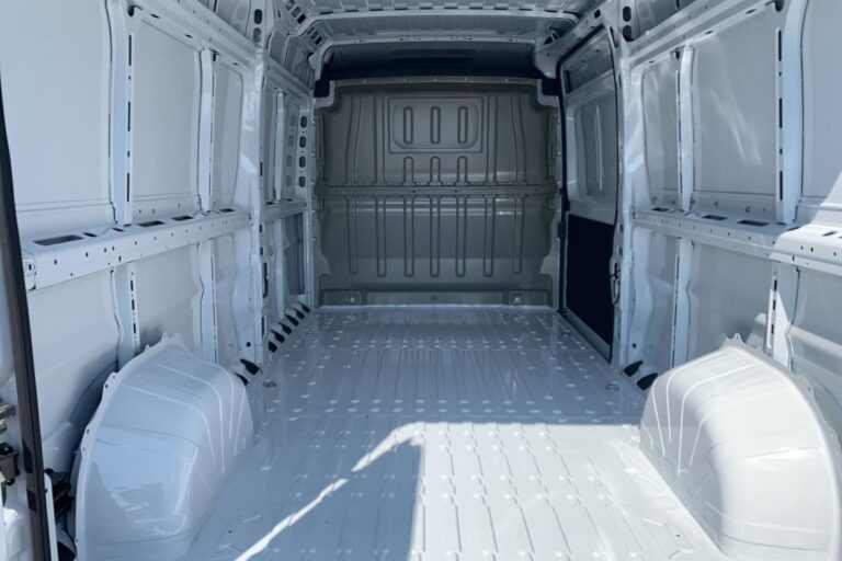 Opel Movano FOURGON DIESEL 140 CH 3.5T MANUELLE START - Image 11 (August 7, 2026)